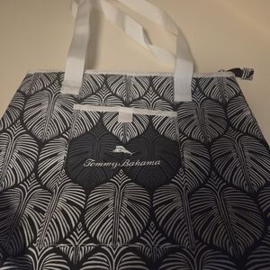 Tommy Bahama Insulated Bag- Never Used!  Side Pocket Ideal For Cell Phone/Keys!